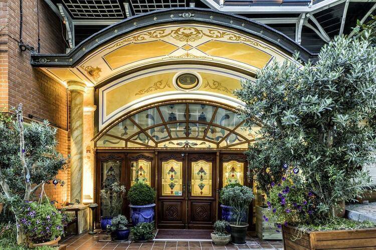 Amiral Palace Hotel