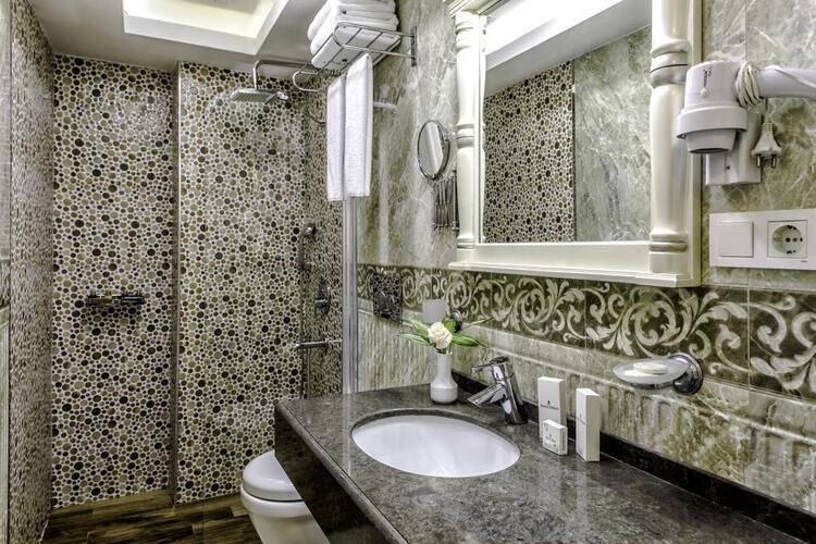 Amiral Palace Hotel