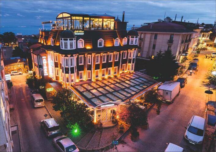 Amiral Palace Hotel