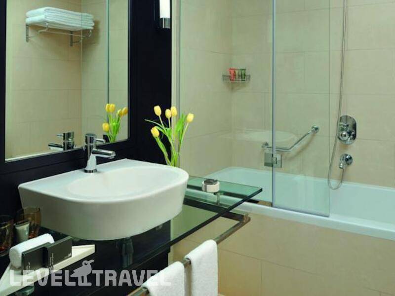 Фотография Movenpick Hotel Jumeirah Lakes Towers