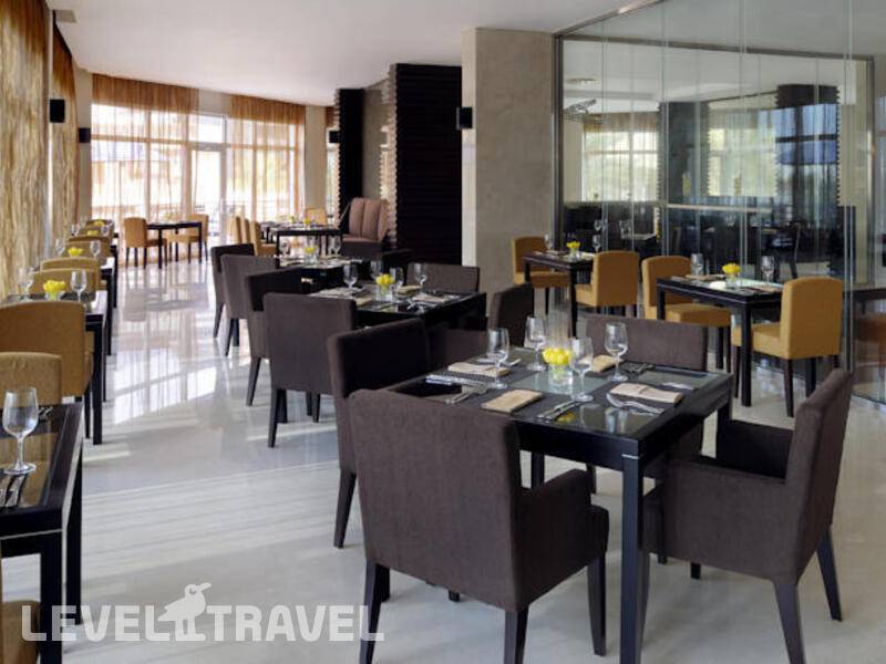 Фотография Movenpick Hotel Jumeirah Lakes Towers