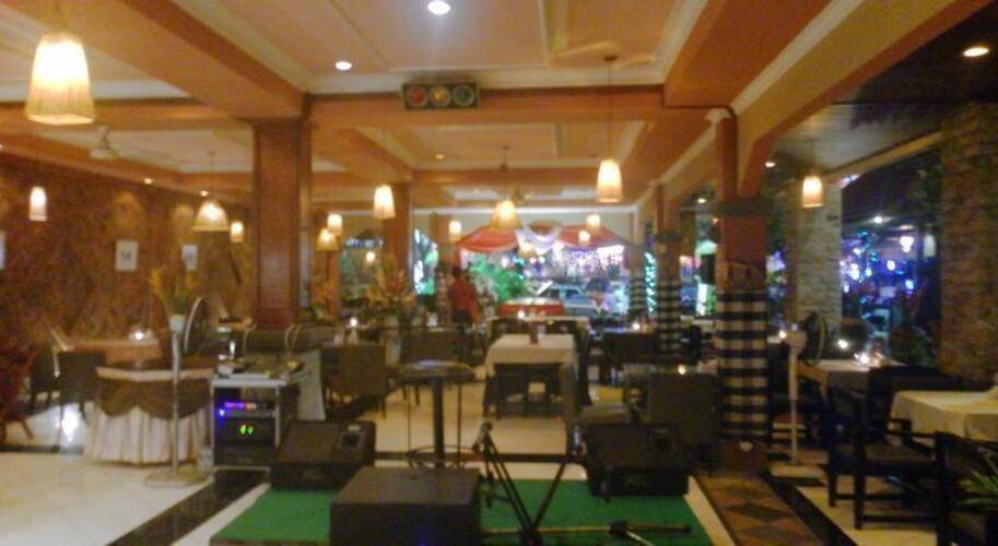 Maxi Hotel