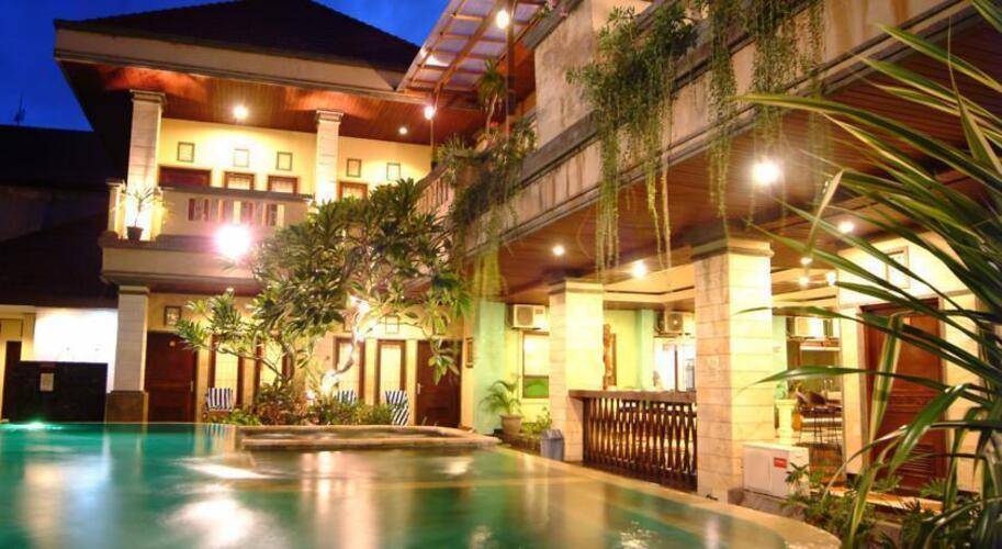 Maxi Hotel