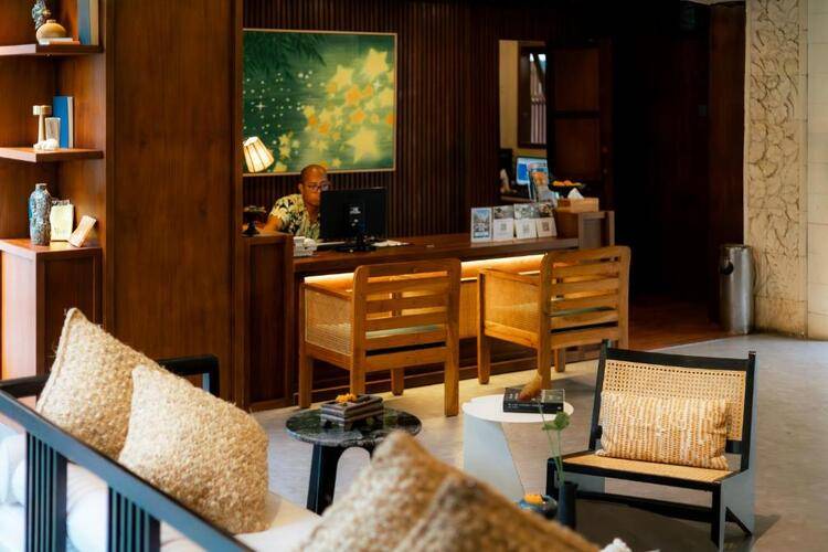 Fourteen Roses Boutique Hotel Legian