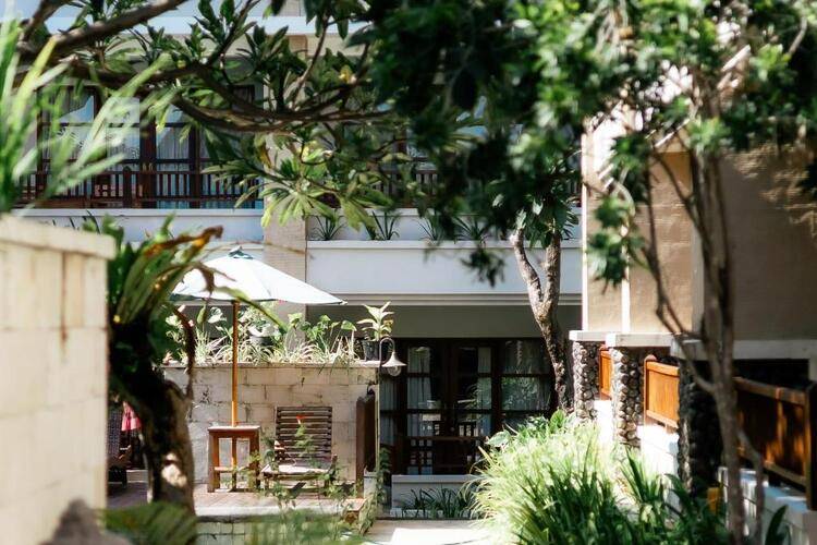 Fourteen Roses Boutique Hotel Legian
