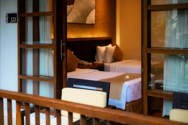 Fourteen Roses Boutique Hotel Legian