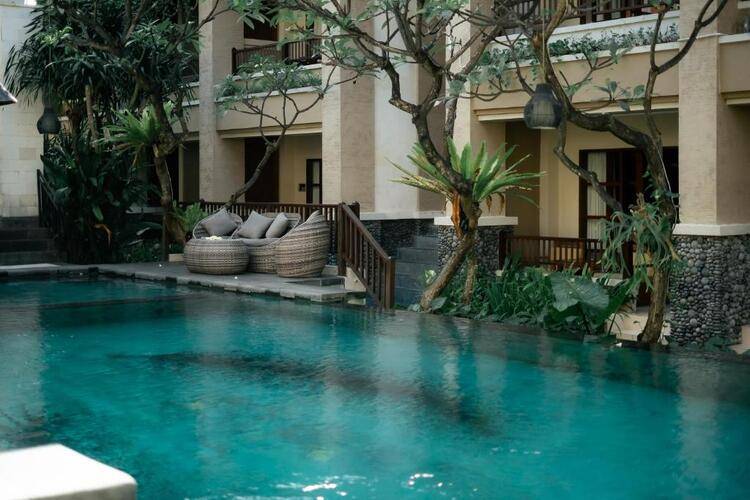 Fourteen Roses Boutique Hotel Legian