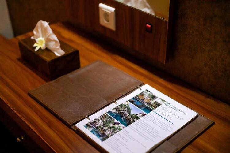 Fourteen Roses Boutique Hotel Legian