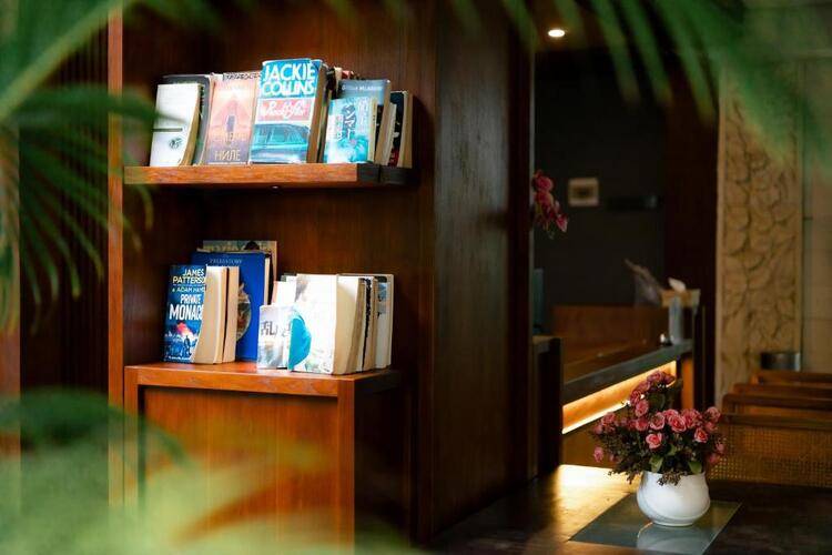 Fourteen Roses Boutique Hotel Legian