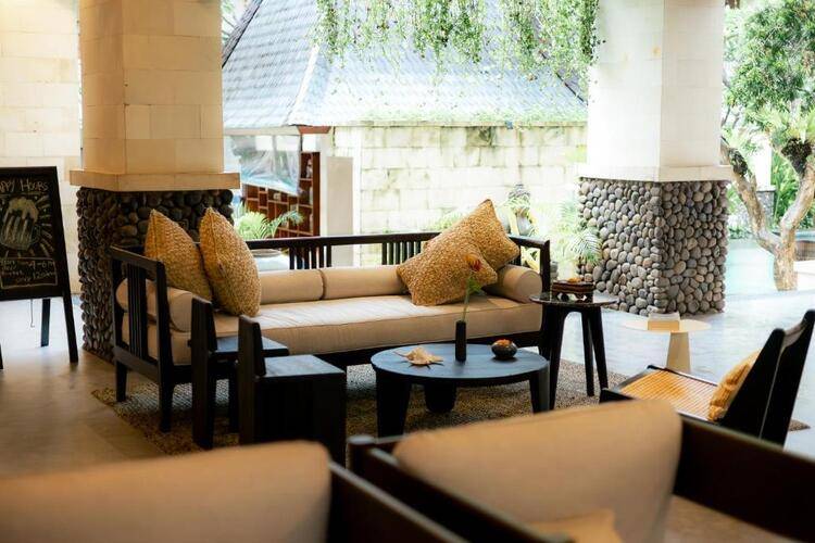 Fourteen Roses Boutique Hotel Legian