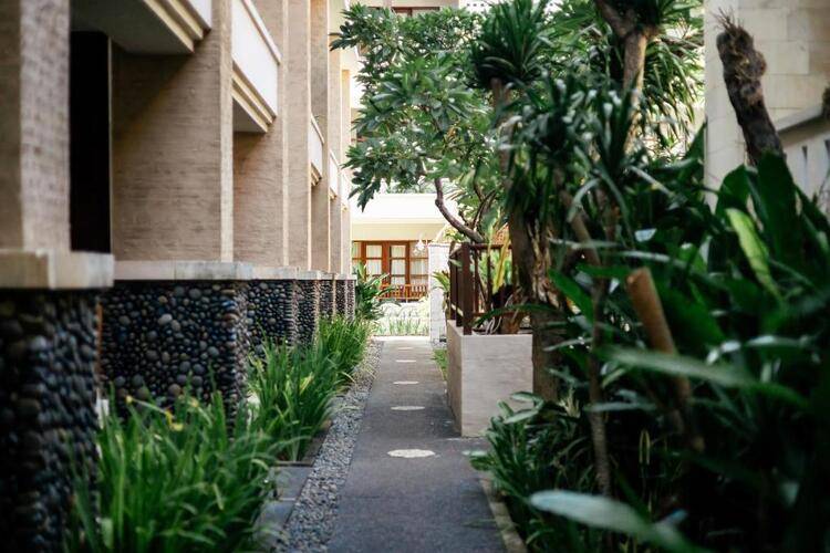Fourteen Roses Boutique Hotel Legian