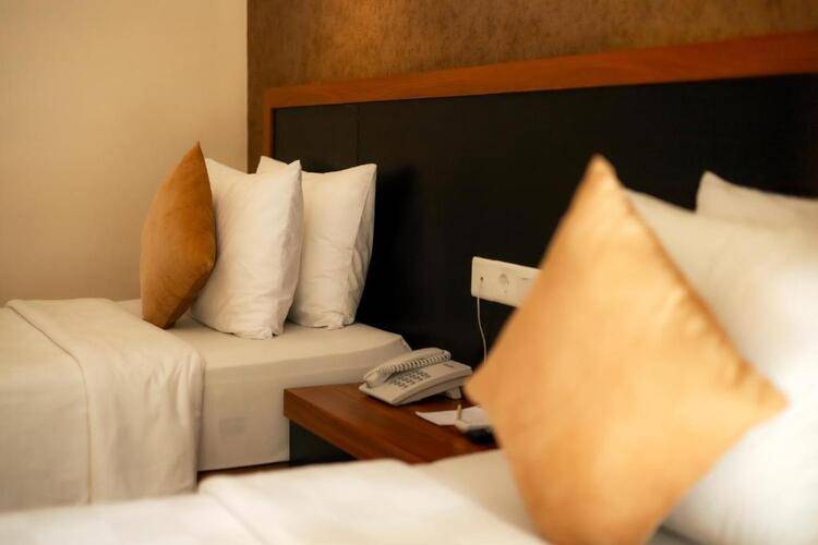 Fourteen Roses Boutique Hotel Legian
