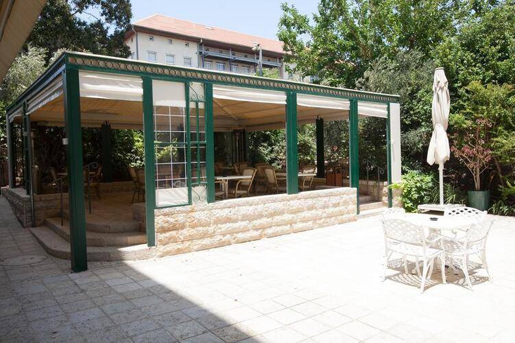 The Colony Hotel