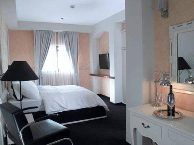 Villa Carmel Boutique