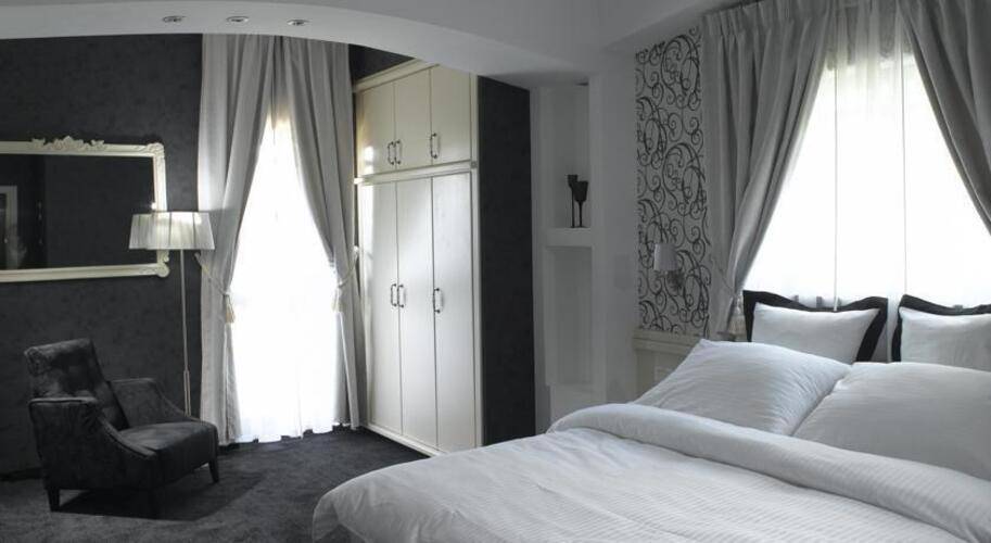 Villa Carmel Boutique