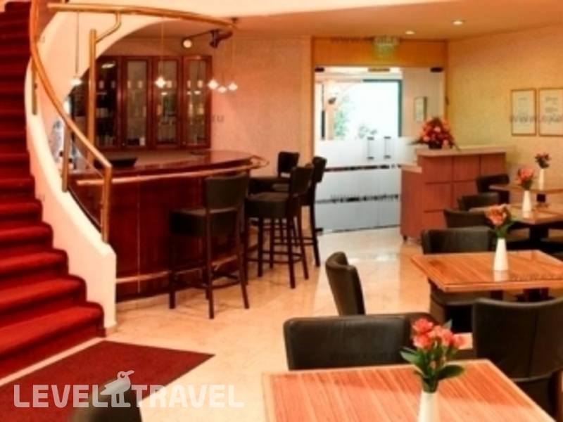 Фотография Brown Bobo Hotel (Ex.Metropolitan Suites)