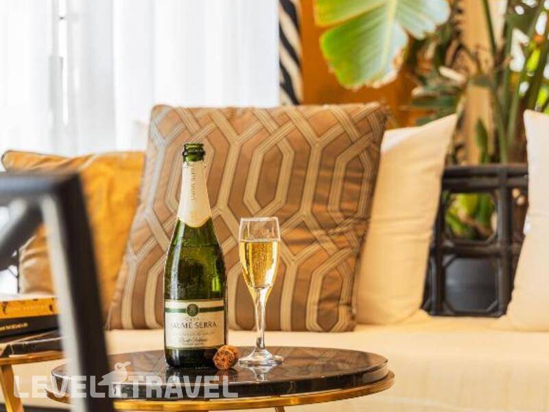 Фотография Brown Golden House (Ex.De La Mer By) Фотография Brown Golden House (Ex.De La Mer By)