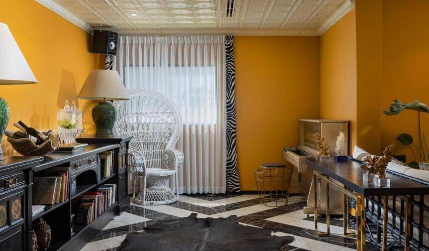 Brown Golden House (Ex.De La Mer By)