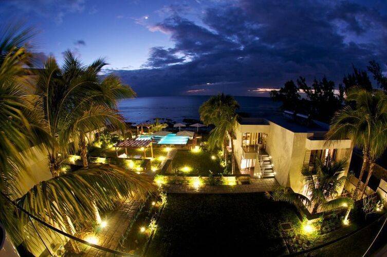 Leora Beachfront Apartments