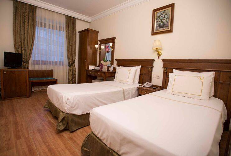 Golden Crown Hotel