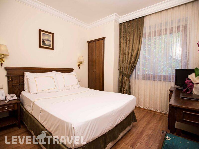 Фотография Golden Crown Hotel