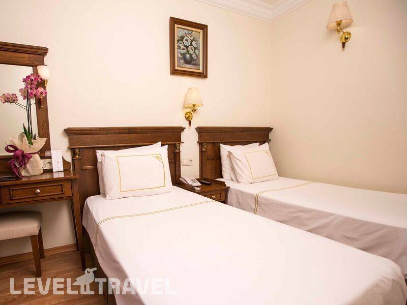 Фотография Golden Crown Hotel