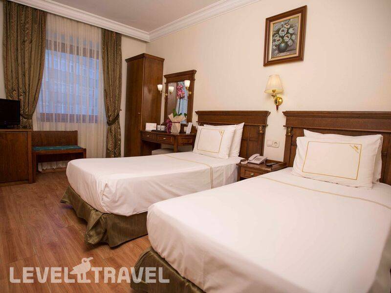 Фотография Golden Crown Hotel