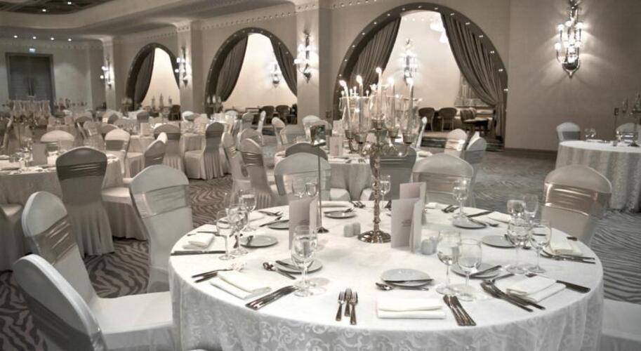 Wyndham Istanbul Kalamis Marina Hotel