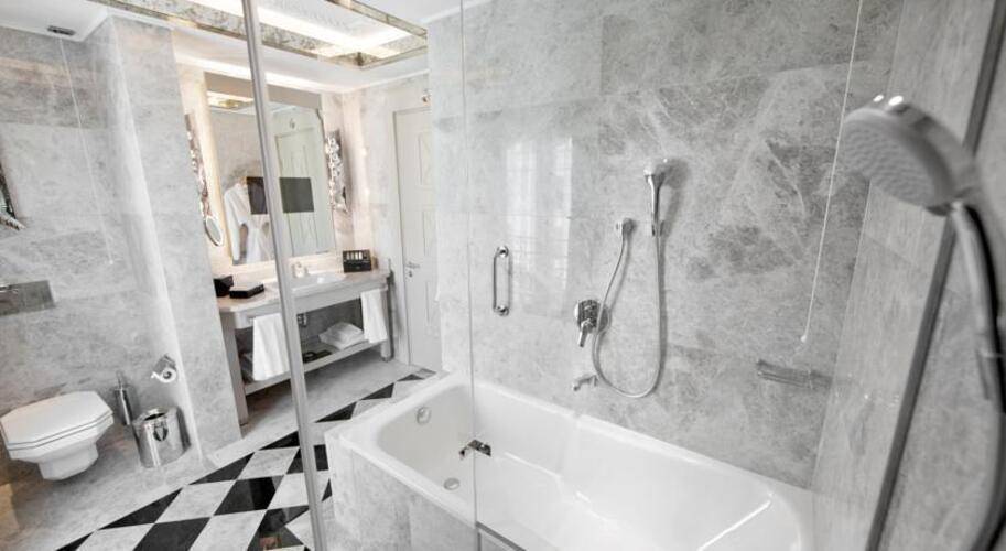 Wyndham Istanbul Kalamis Marina Hotel
