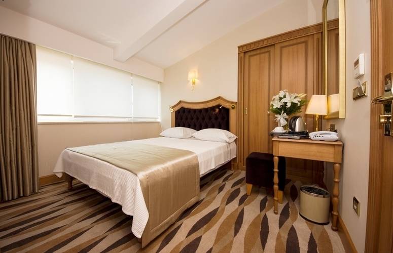 Aprilis Hotel