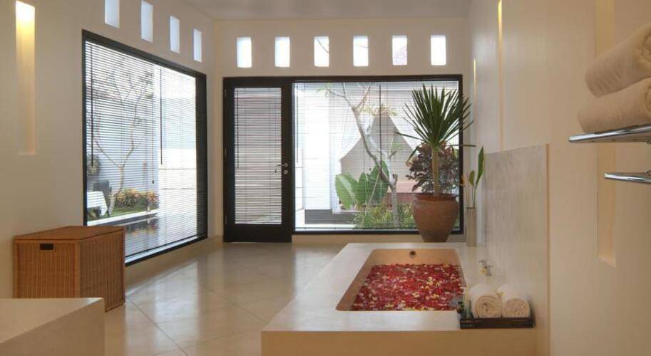 Villa Seminyak Estate & Spa