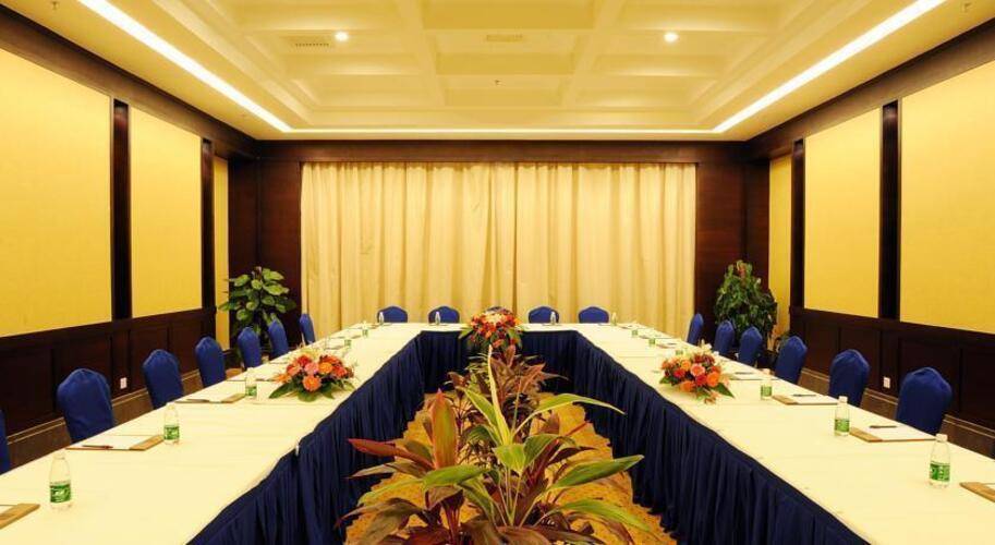 Shengyi Holiday Villa Hotel & Suites Sanya