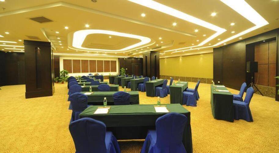 Shengyi Holiday Villa Hotel & Suites Sanya