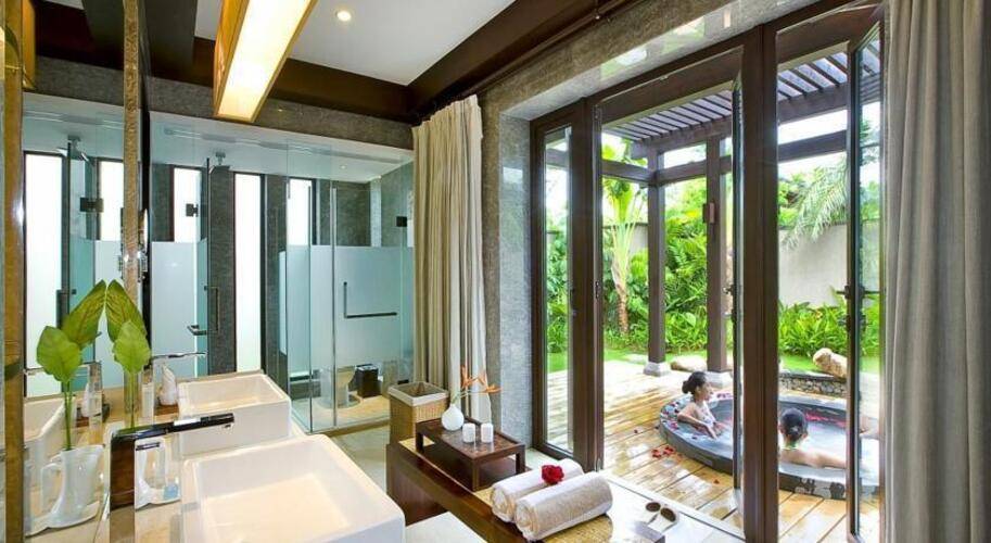 Narada Resort & Spa Perfume Bay Hotel