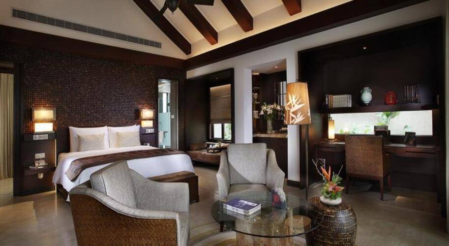 Narada Resort & Spa Perfume Bay Hotel