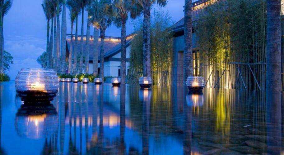 Narada Resort & Spa Perfume Bay Hotel