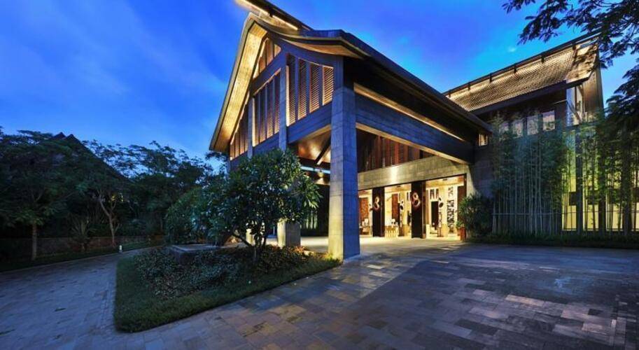 Narada Resort & Spa Perfume Bay Hotel
