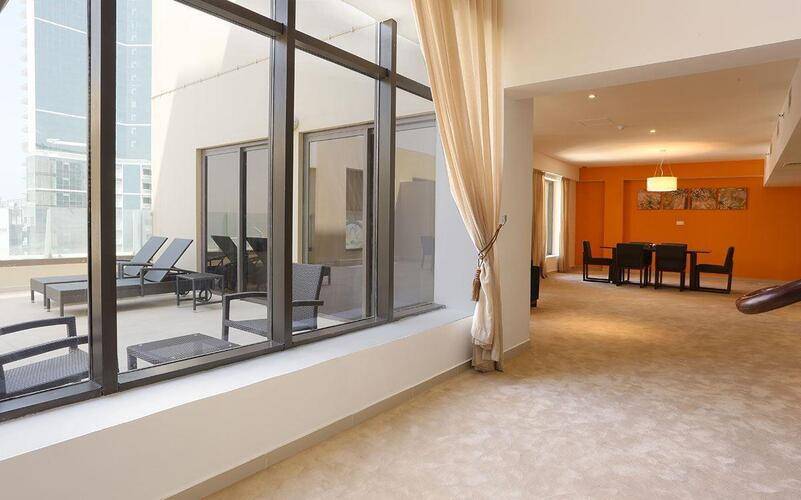 Ramada Hotel & Suite By Wyndham Jbr (Ex. Hawthorn Suites By Wyndham)