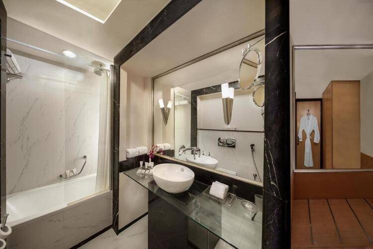 Savoy Suites Hotel Apartment