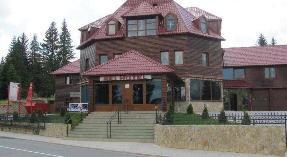 Ski Hotel