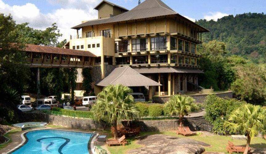 Earls Regency Hotel