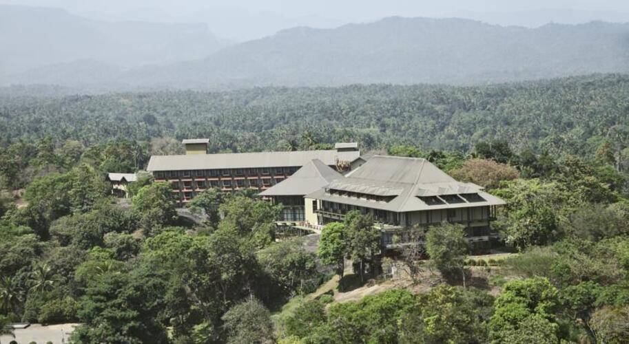Earls Regency Hotel