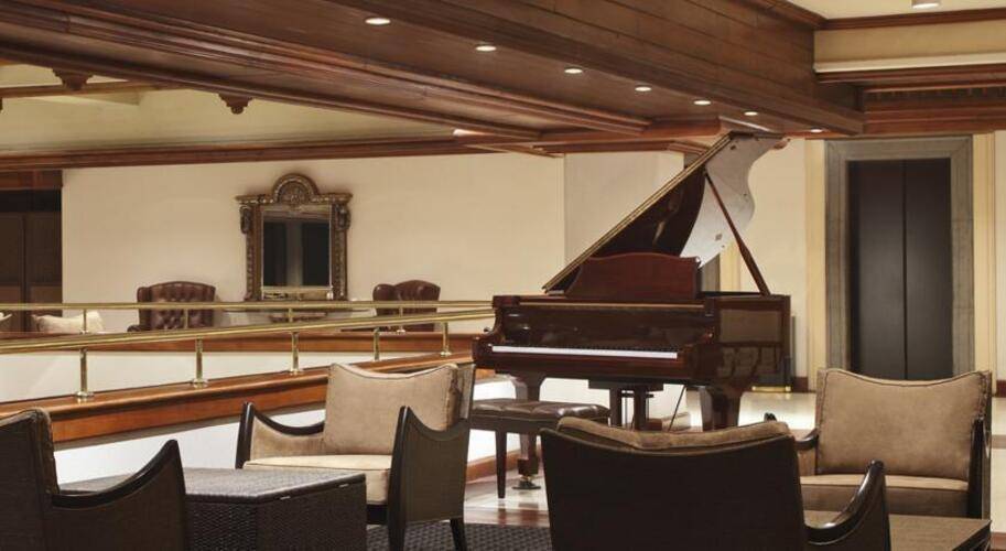 Earls Regency Hotel
