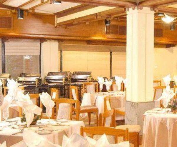 Earls Regency Hotel