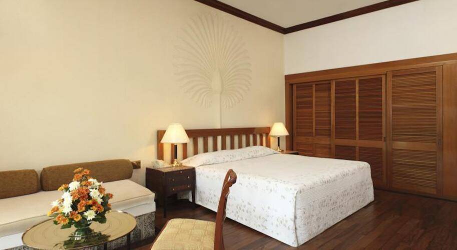 Earls Regency Hotel