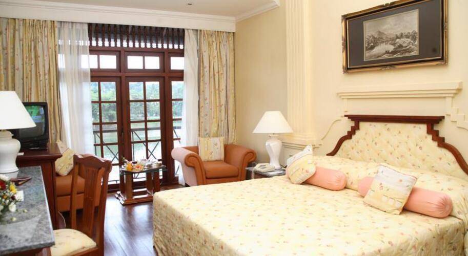 Mahaweli Reach Hotel