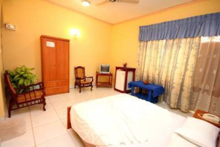 Paradise Holiday Village