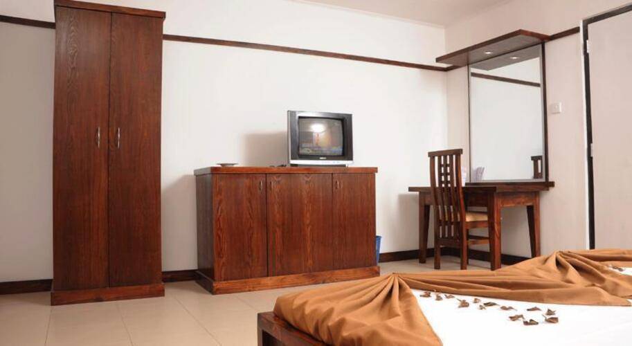 Golden Star Beach Hotel