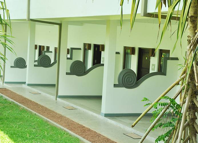 Lagoon Paradise Beach Resort