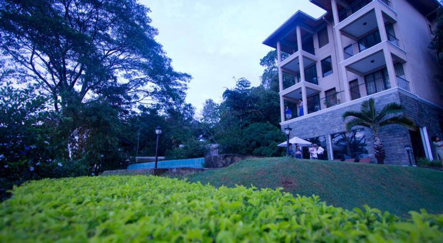 Randholee Luxury Resort